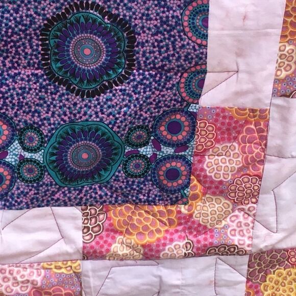 NWT Hand Crafted Purples & Pinks Quilt - Picture 5 of 16